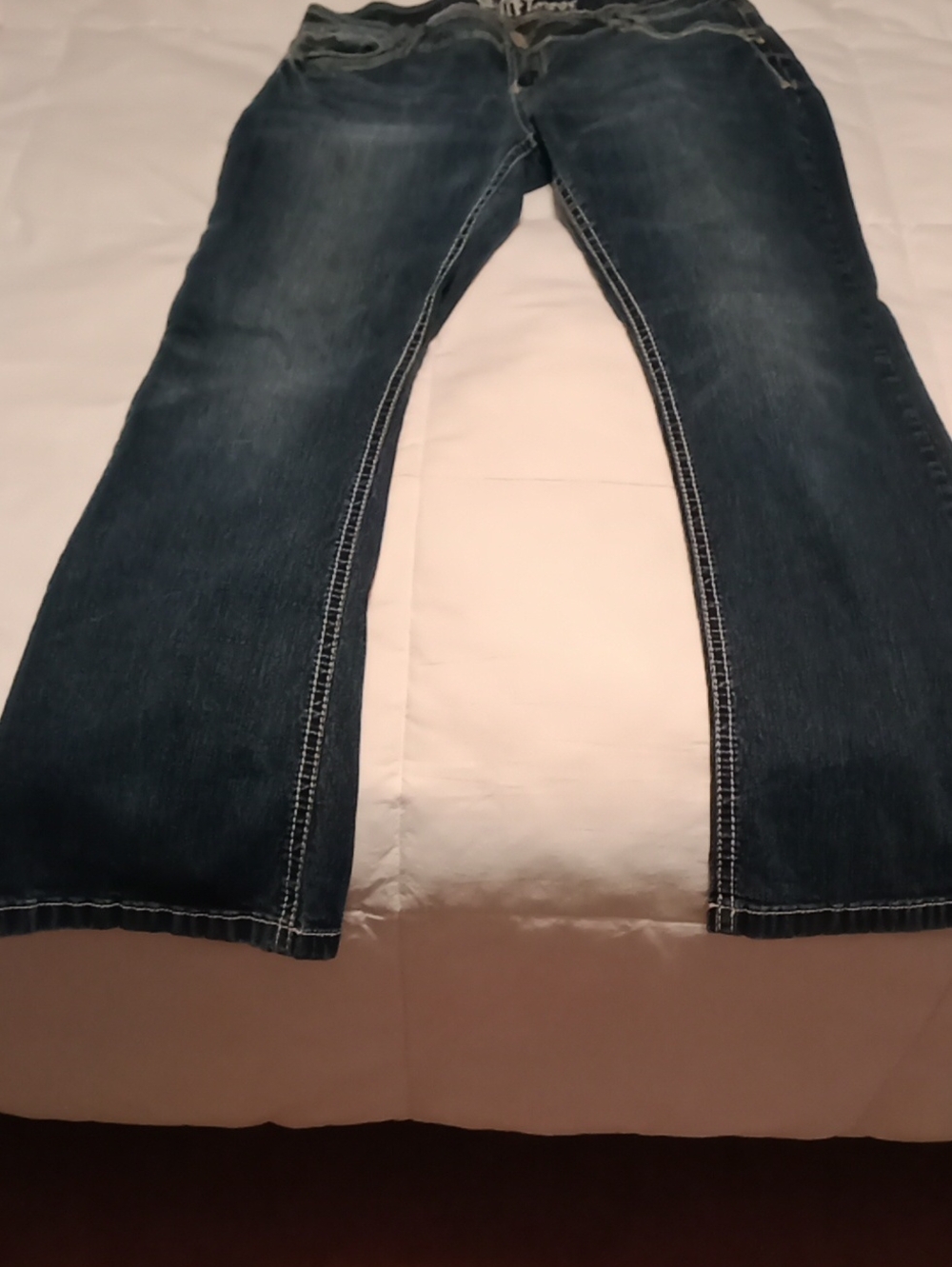 Wallflower Size 17 NWOT Boot Cut Jeans in Dark Blue Wash With Bling Pockets